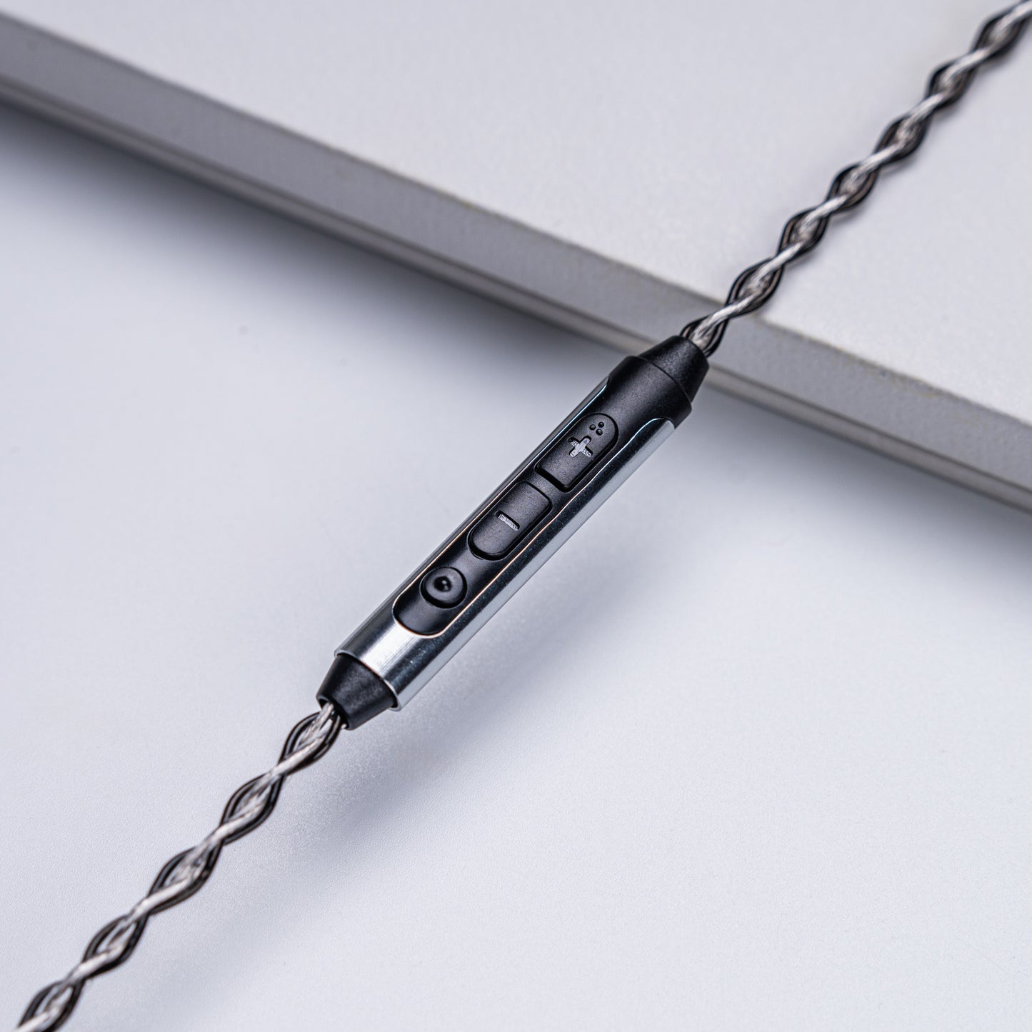 YSI Black & White Braided IEM Cable | 0.78mm 2-Pin to USB-C DAC | Mic / No Mic Options