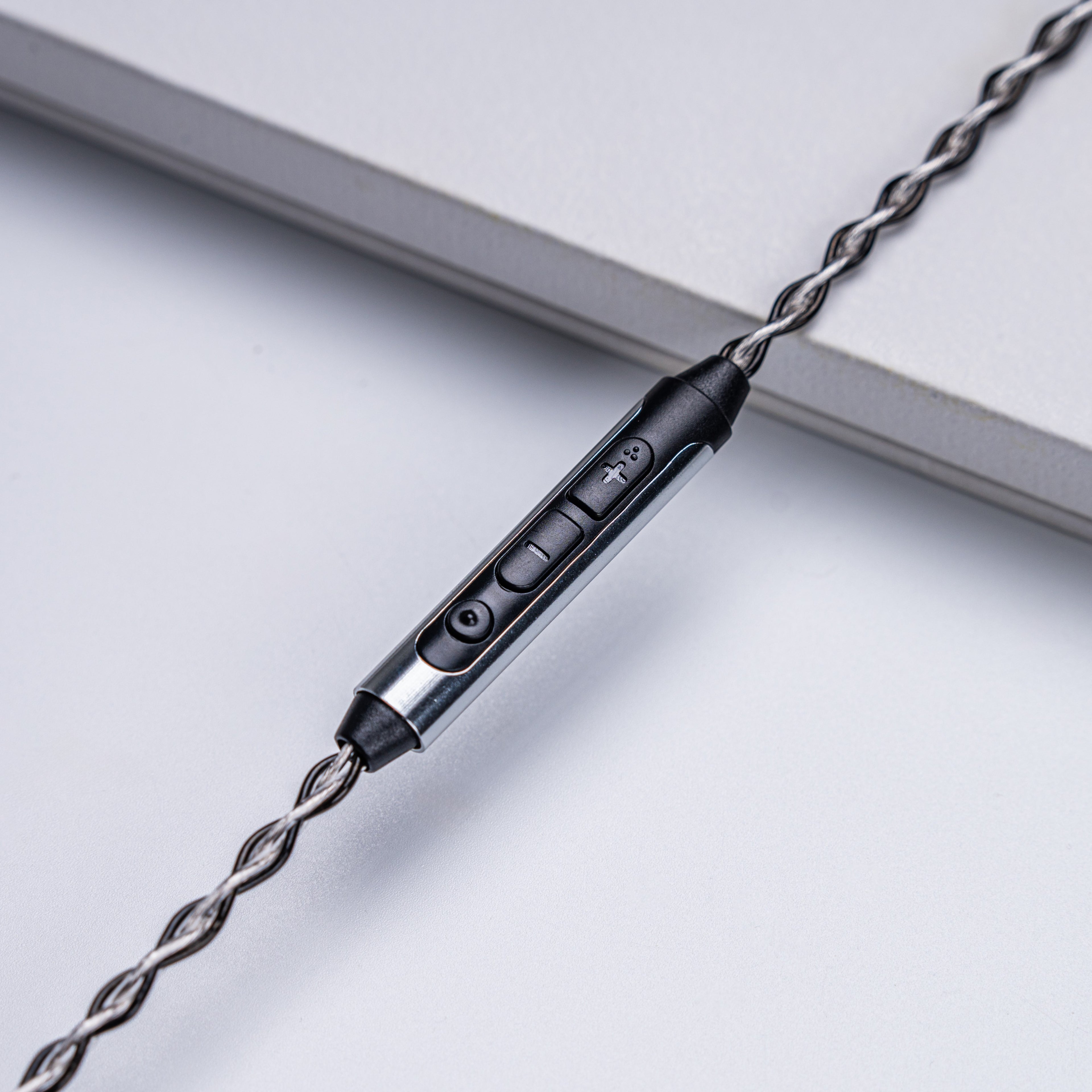 YSI Black & White Braided IEM Cable | 0.78mm 2-Pin to USB-C DAC | Mic / No Mic Options